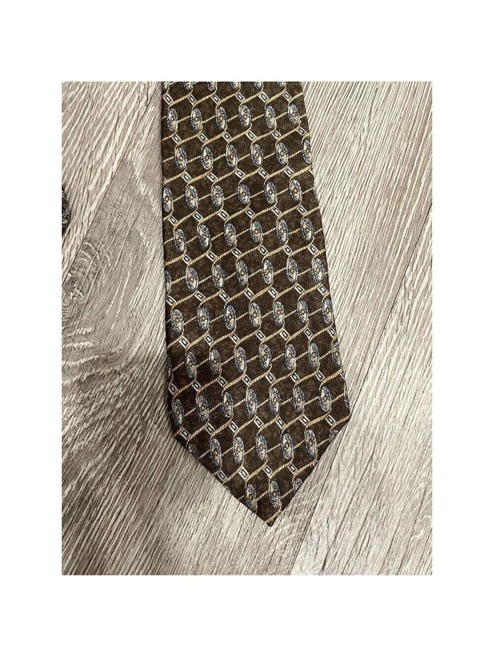 Geoffrey Beene silk tie, 58”L x 4”W